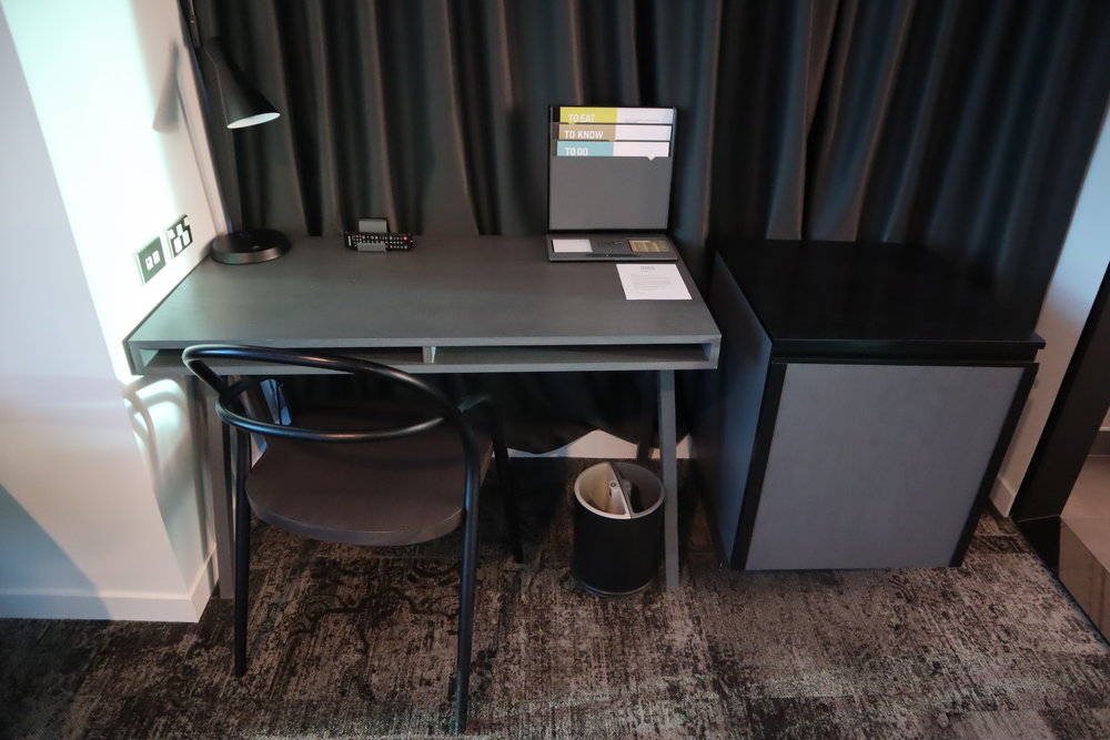 Four Points by Sheraton Auckland – Corner Room desk