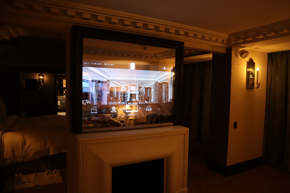 Hôtel de Berri Paris – Berri Suite television