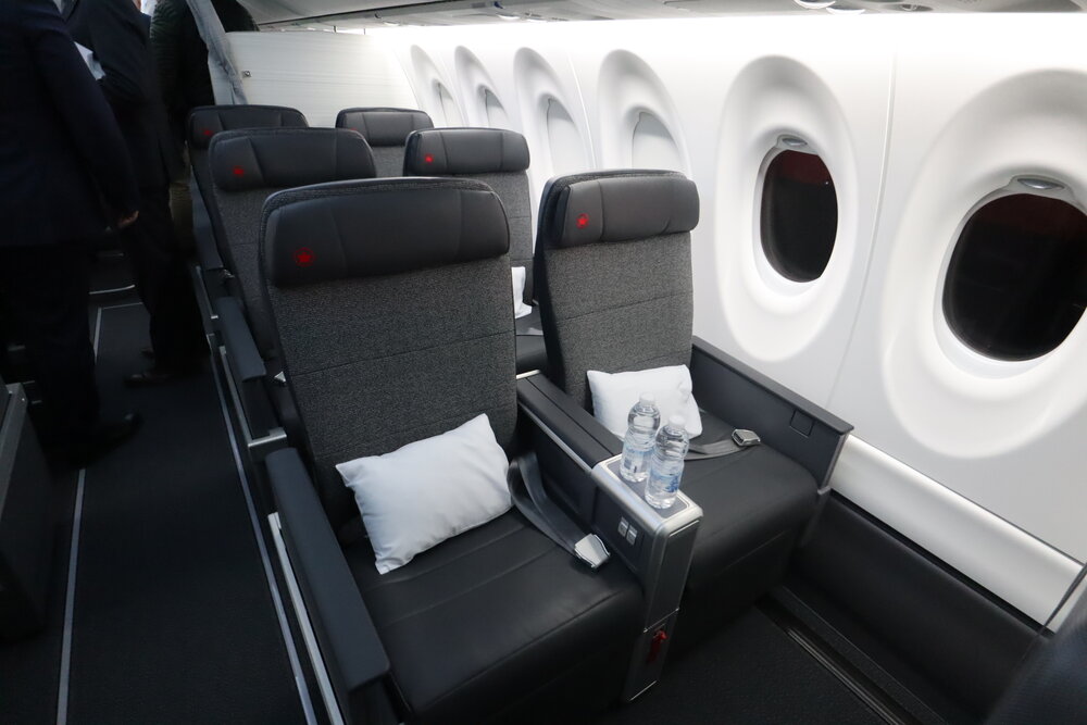 Air Canada Airbus A220 – Business class