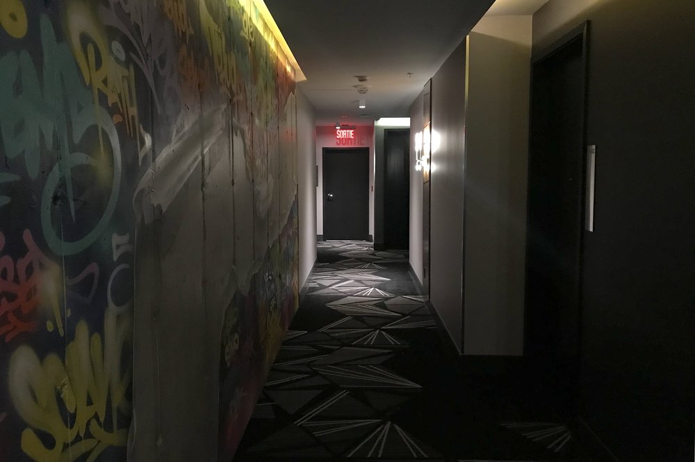 Renaissance Montreal Downtown – Hallway