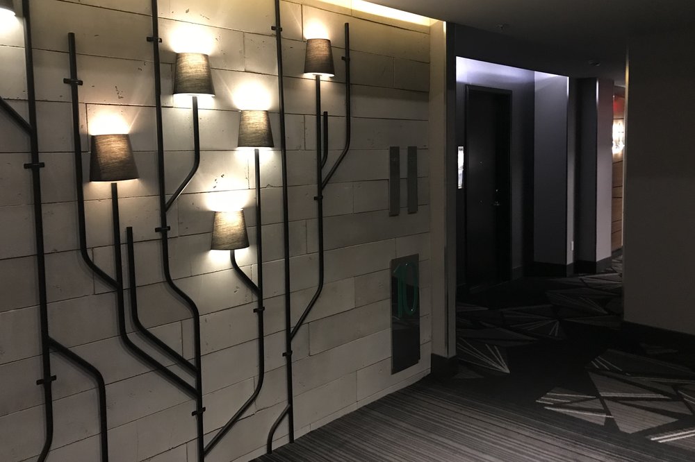 Renaissance Montreal Downtown – Hallway