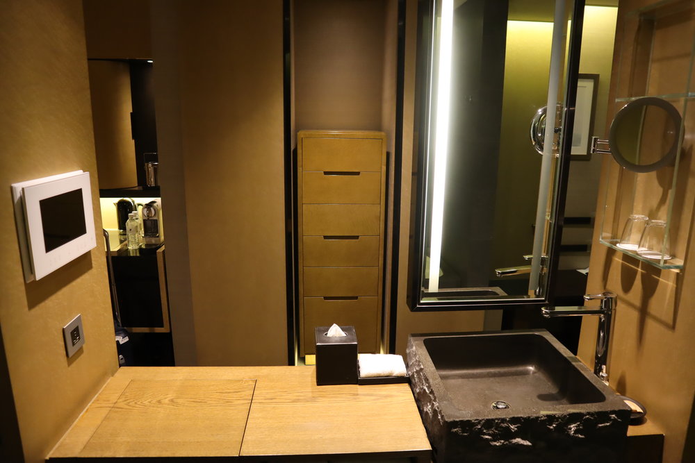 JW Marriott Dongdaemun Square Seoul – Countertop and vanity