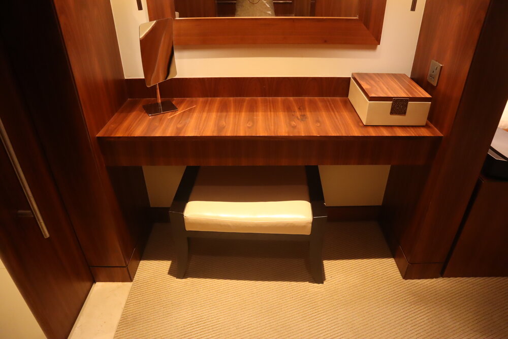 JW Marriott Marquis Dubai – Deluxe Corner Suite vanity