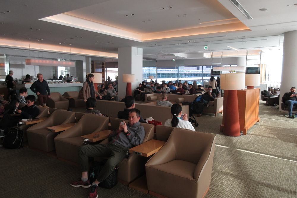 Japan Airlines Sakura Lounge Tokyo Narita – Seating area