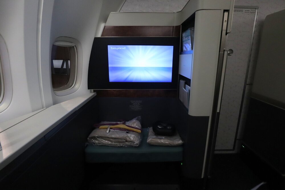 Korean Air 747 First Class – Entertainment screen