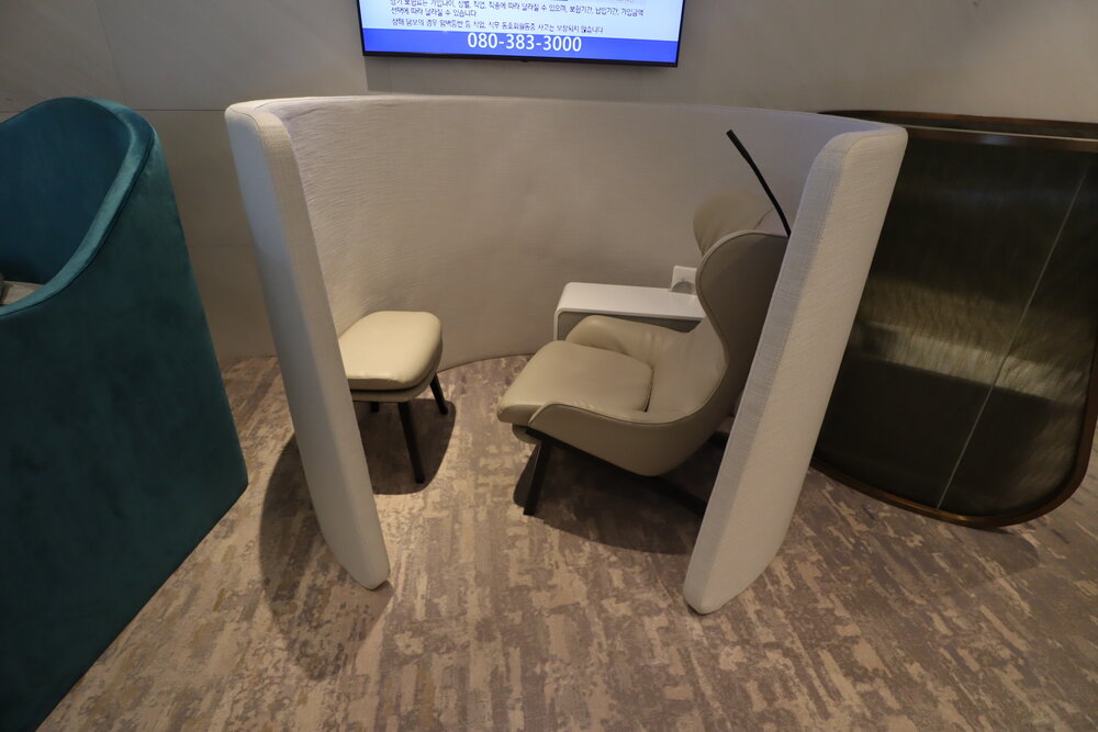 Korean Air First Class Lounge Seoul – Seating booth