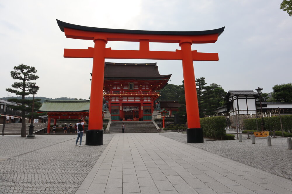 Fushimi Inari-taisha – Main torii gate