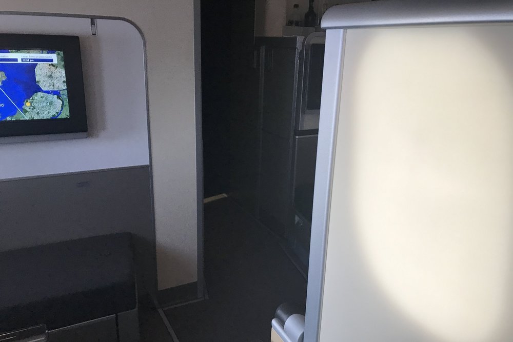 Lufthansa First Class – Privacy partition