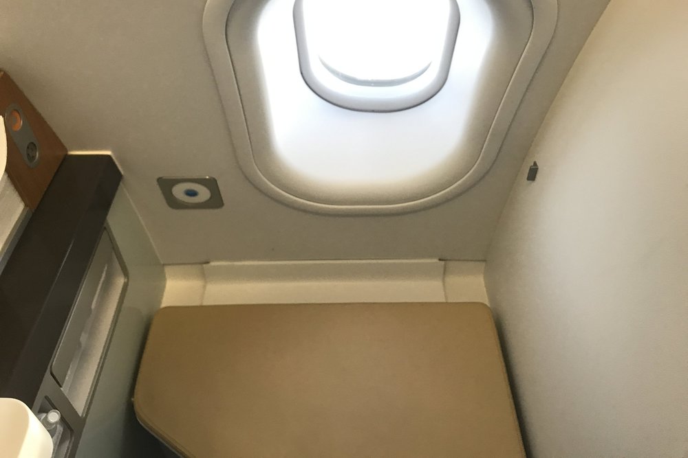 Lufthansa First Class – Lavatory