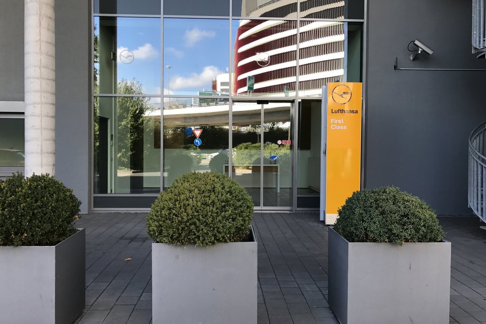 Lufthansa First Class Terminal Frankfurt – Entrance