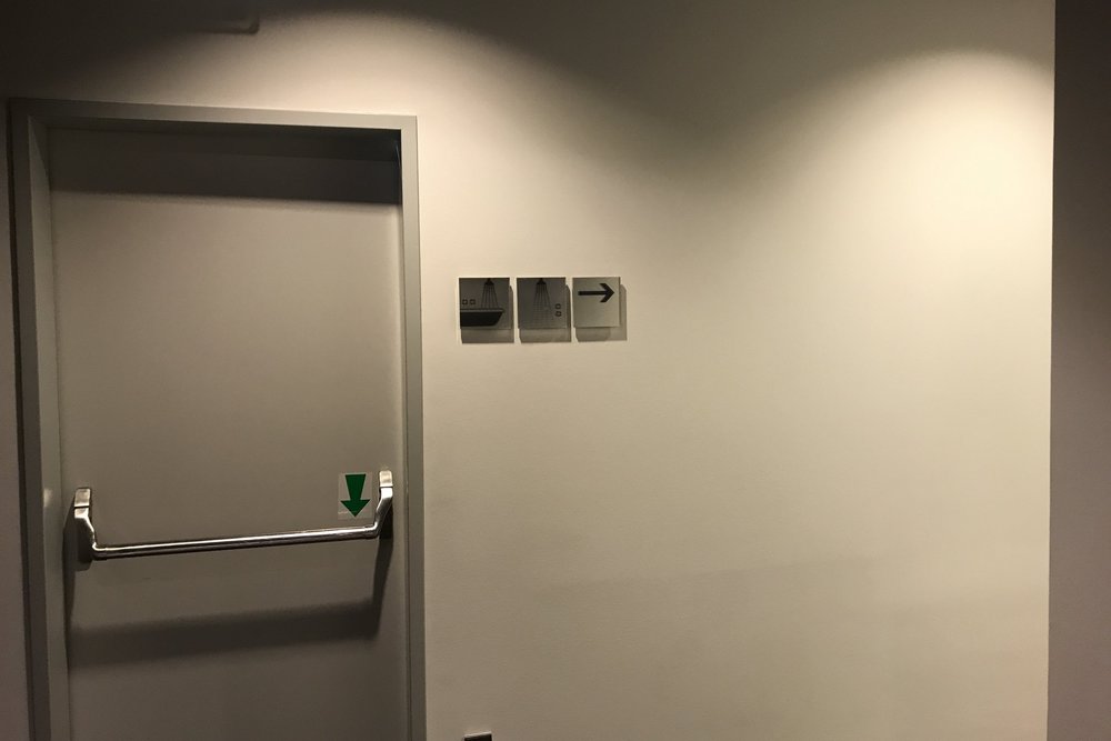 Lufthansa First Class Terminal Frankfurt – Shower room