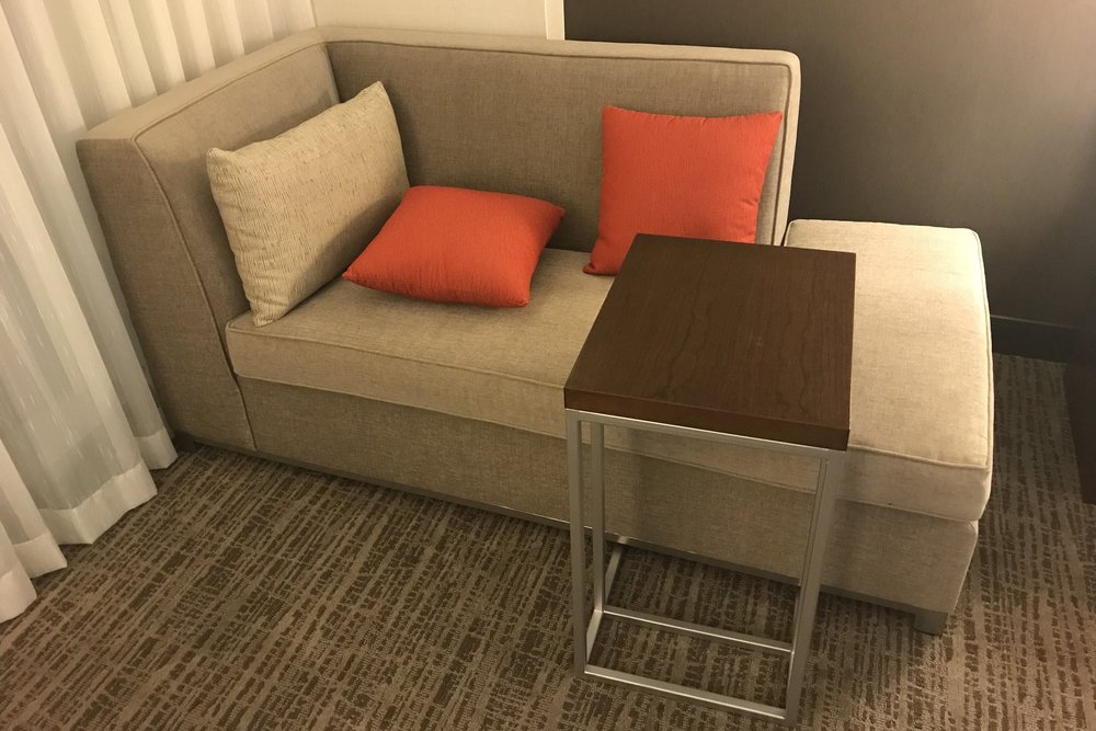 Calgary Airport Marriott In-Terminal Hotel – Daybed