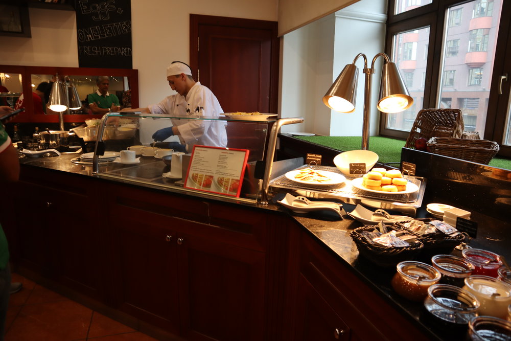 Moscow Marriott Tverskaya Hotel – Omelette station