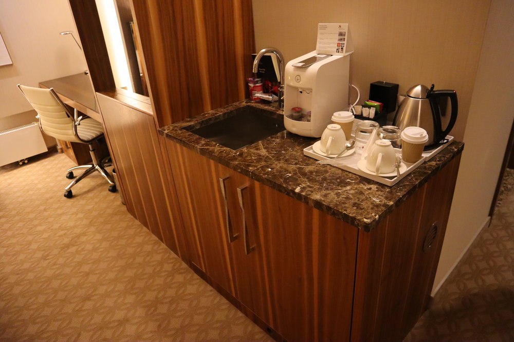 Novosibirsk Marriott Hotel – Junior suite pantry