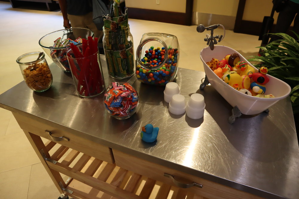 Portland Marriott Downtown Waterfront– Lobby snacks