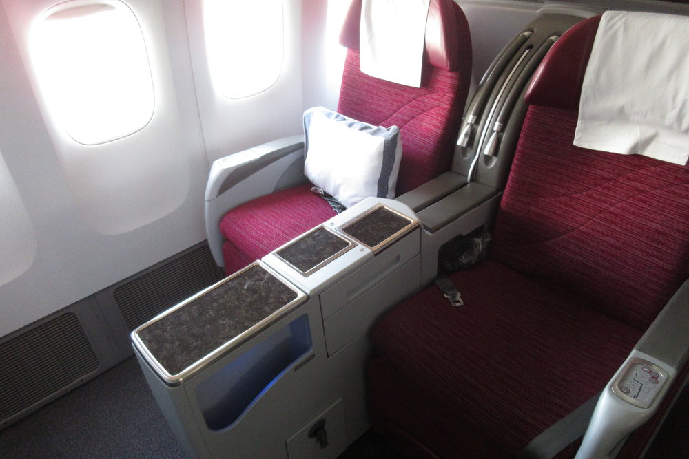 Qatar Airways 777 business class – Seats 3H and 3K