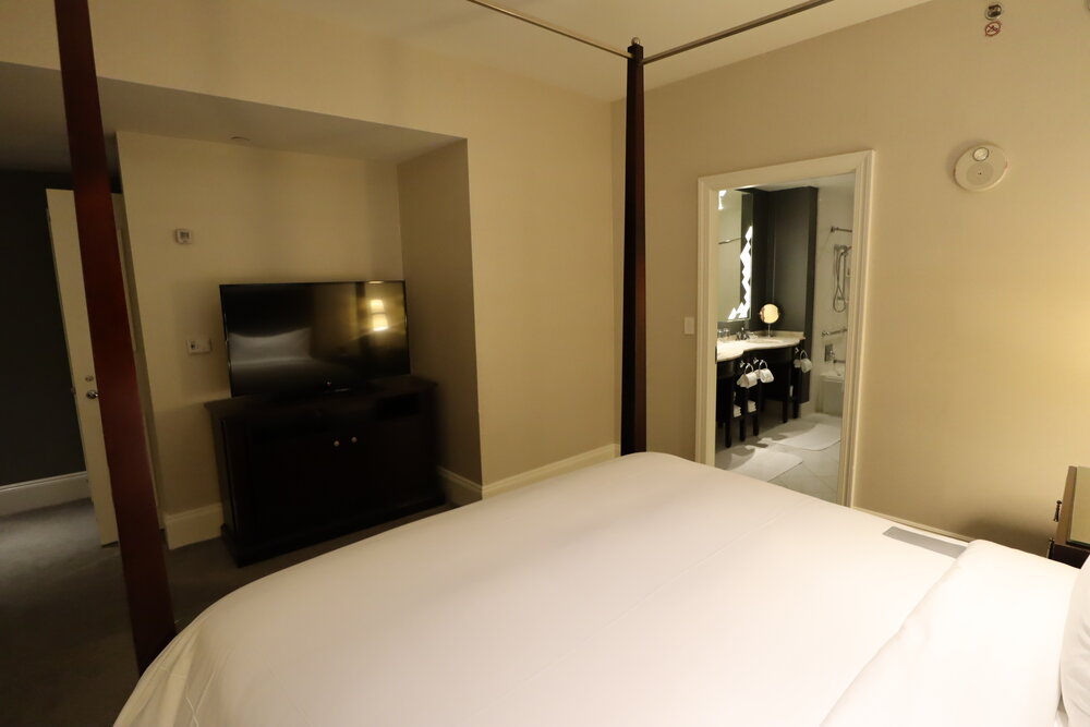 Renaissance Providence Downtown – Vice Presidential Suite bedroom