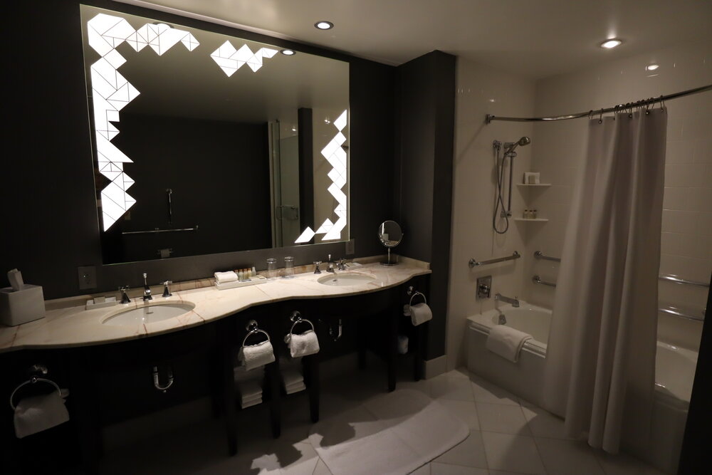 Renaissance Providence Downtown – Vice Presidential Suite master bathroom