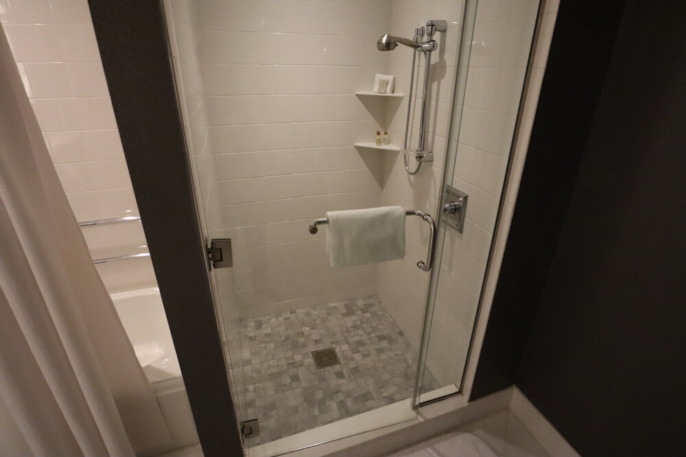 Renaissance Providence Downtown – Vice Presidential Suite shower