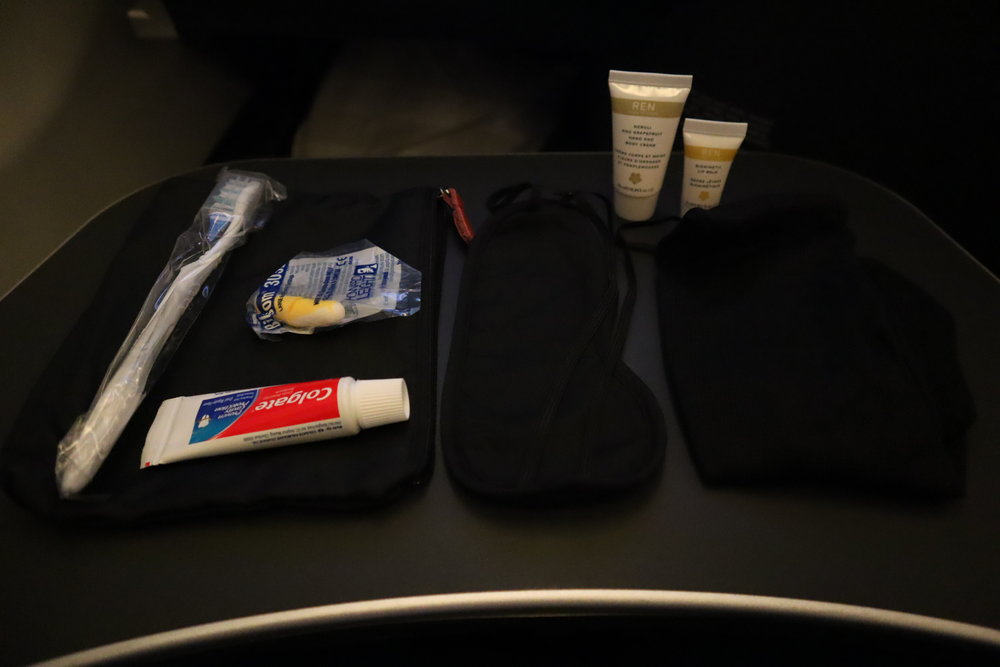 SAS business class – Amenity kit contents