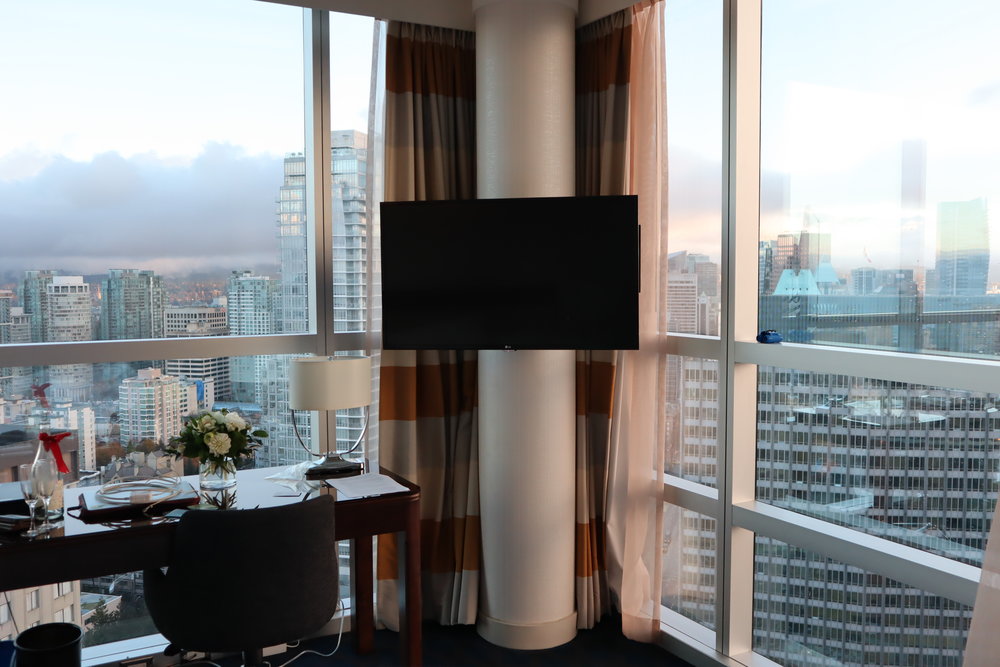 Sheraton Vancouver Wall Centre – Corner suite daytime views