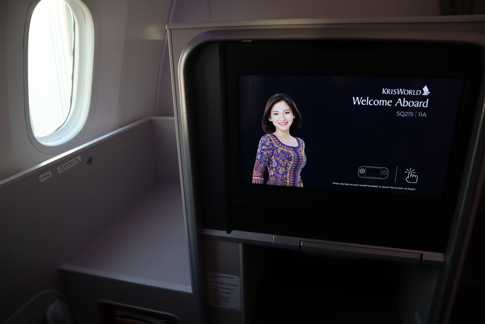 Singapore Airlines 787-10 business class – Entertainment screen