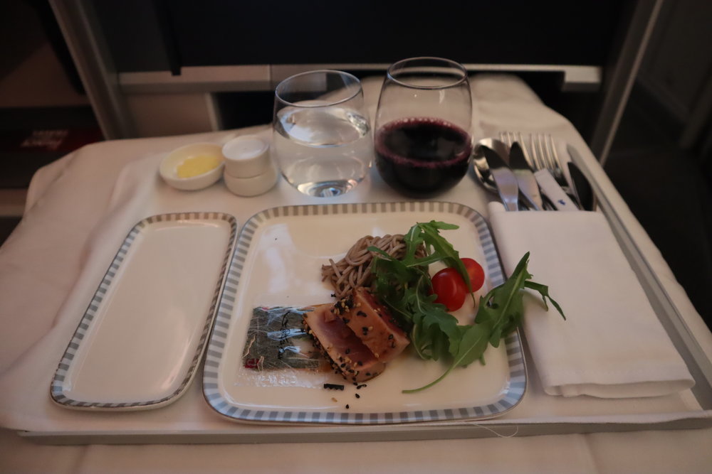 Singapore Airlines 787-10 business class – Soba noodles with seared albacore tuna