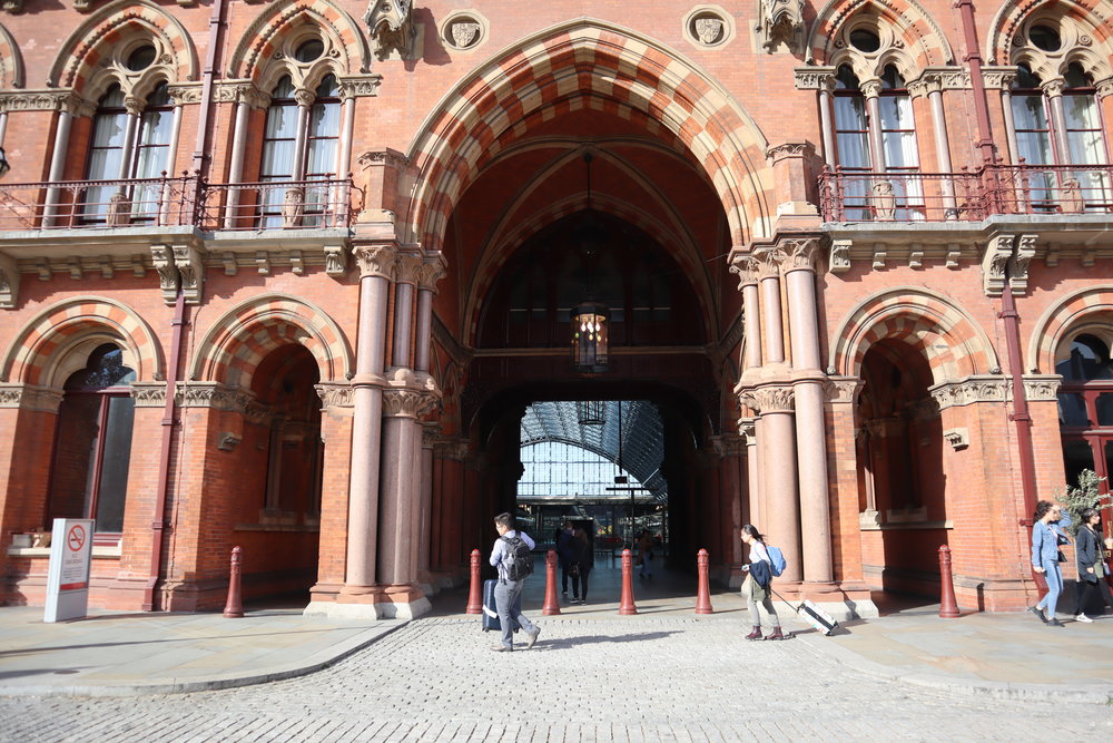 St. Pancras Renaissance Hotel London – Archway to St. Pancras Railway Station