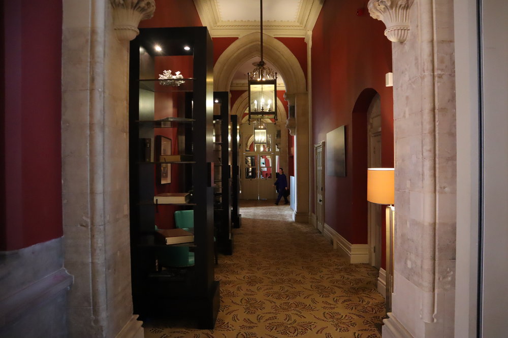 St. Pancras Renaissance Hotel London – Chambers Club hallway