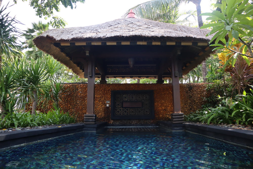 St. Regis Bali – Saltwater lagoon jets