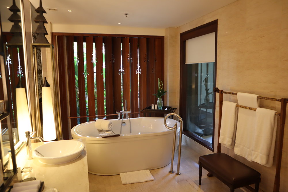 St. Regis Bali – St. Regis Pool Suite bathroom