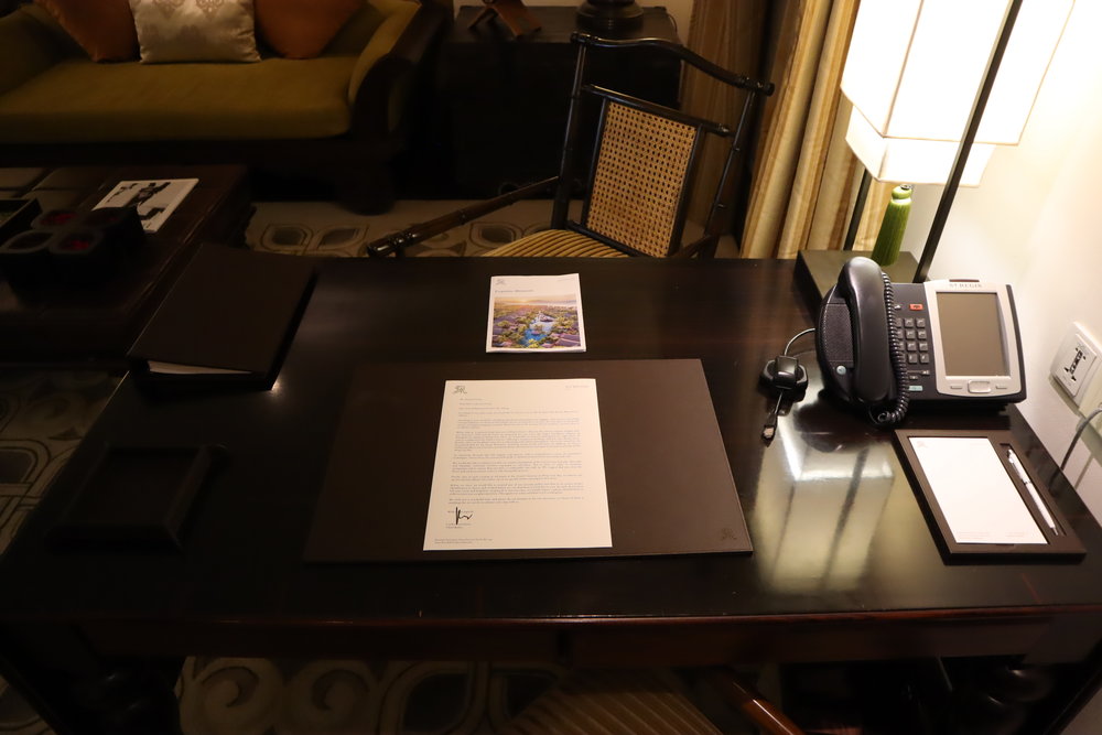 St. Regis Bali – St. Regis Pool Suite desk