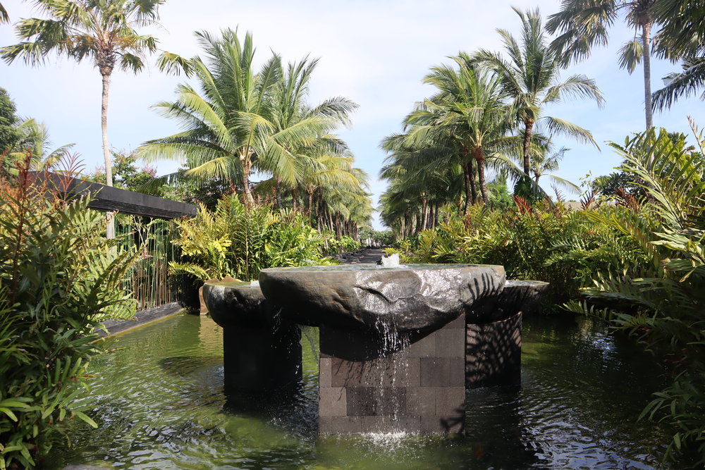 St. Regis Bali – Central stone altar