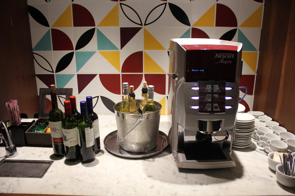 Star Alliance Lounge Rio de Janeiro – Self-serve drinks