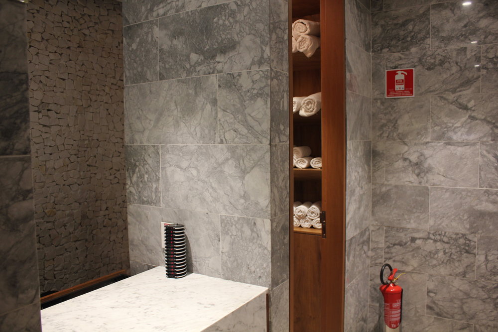 Star Alliance Lounge Rio de Janeiro – Shower attendant's desk