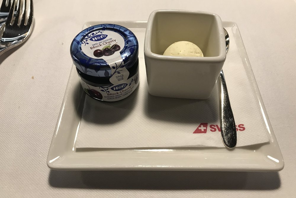 Swiss First Class Lounge Zurich – Spreads