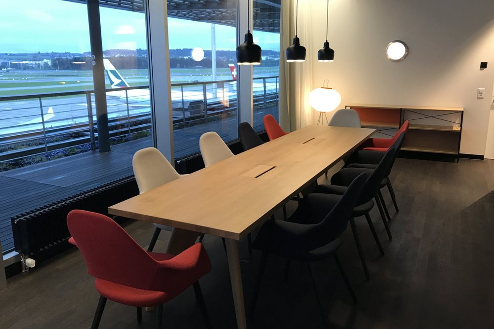 Swiss First Class Lounge Zurich – Conference room