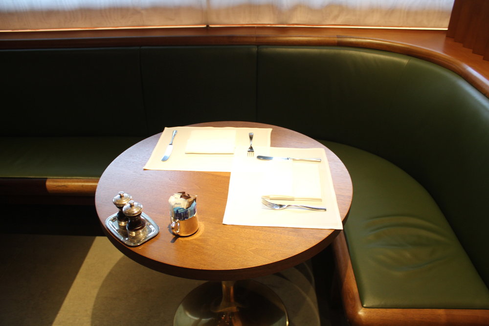 The Pier First Class Lounge by Cathay Pacific – The Dining Room seating