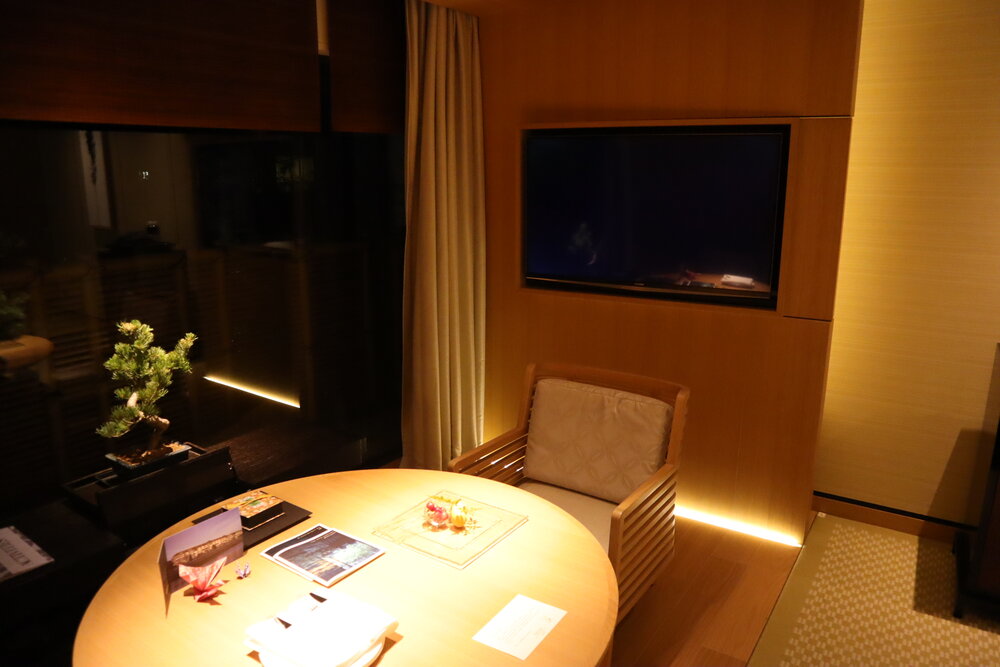 The Ritz-Carlton, Kyoto – Deluxe Kyoto Room sitting area