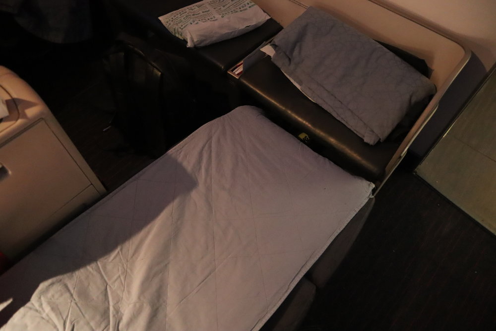 Turkish Airlines 777 business class – Bed