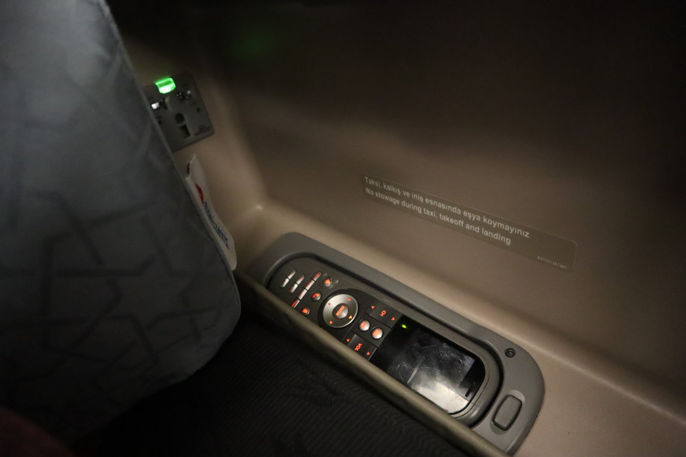 Turkish Airlines A330 business class – Storage nook