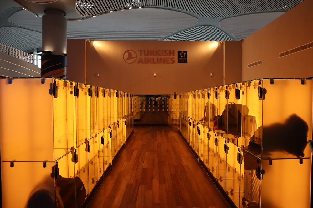 Turkish Airlines Business Lounge Istanbul – Lockers