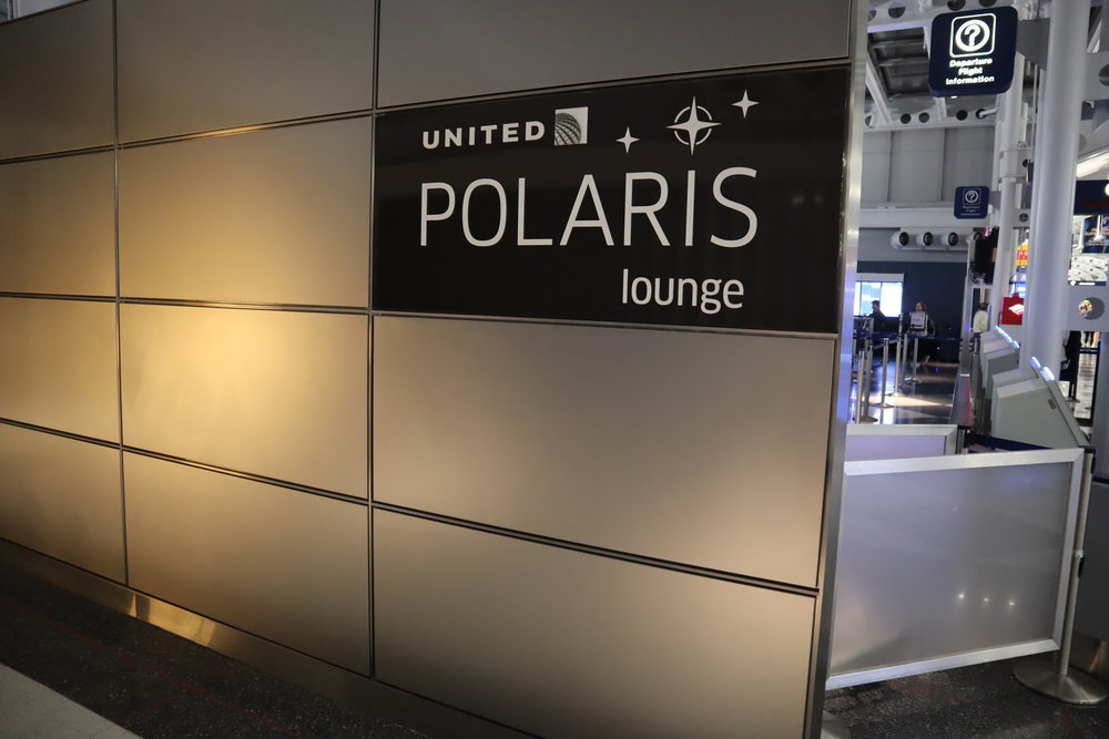 United Polaris Lounge Chicago – Entrance sign