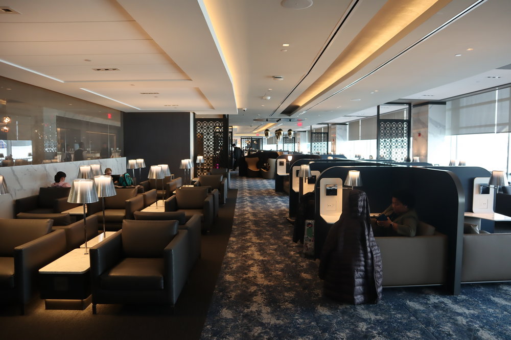 United Polaris Lounge Newark – Main seating area