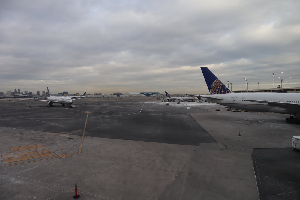 United Polaris Lounge Newark – Tarmac views