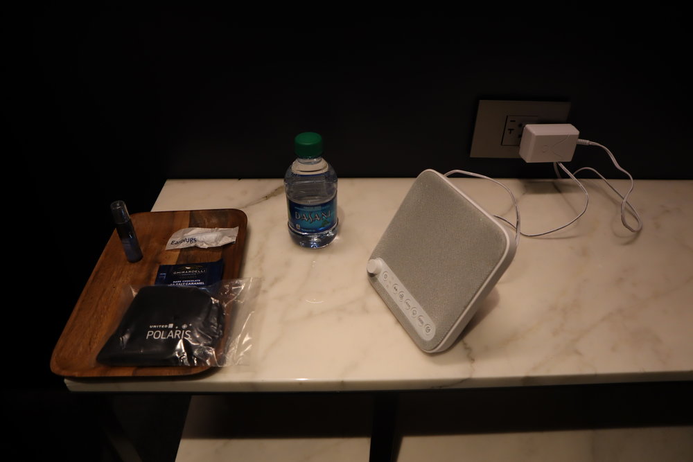 United Polaris Lounge Newark – Quiet suite amenities