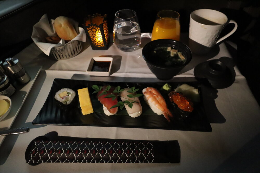 Qatar Airways Qsuites – Sushi service