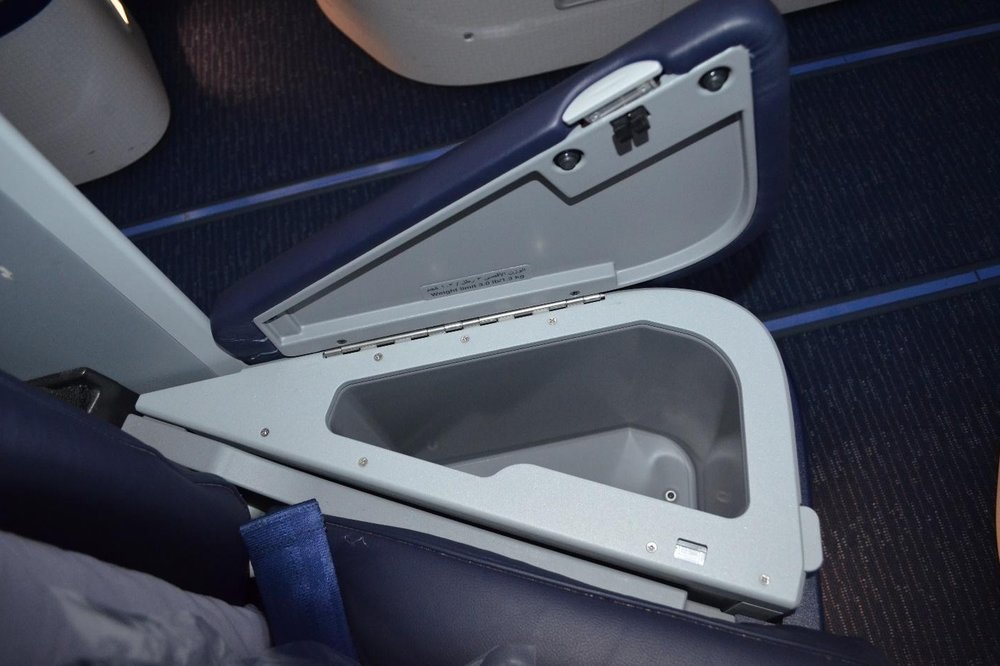 EgyptAir 787 business class – Storage unit