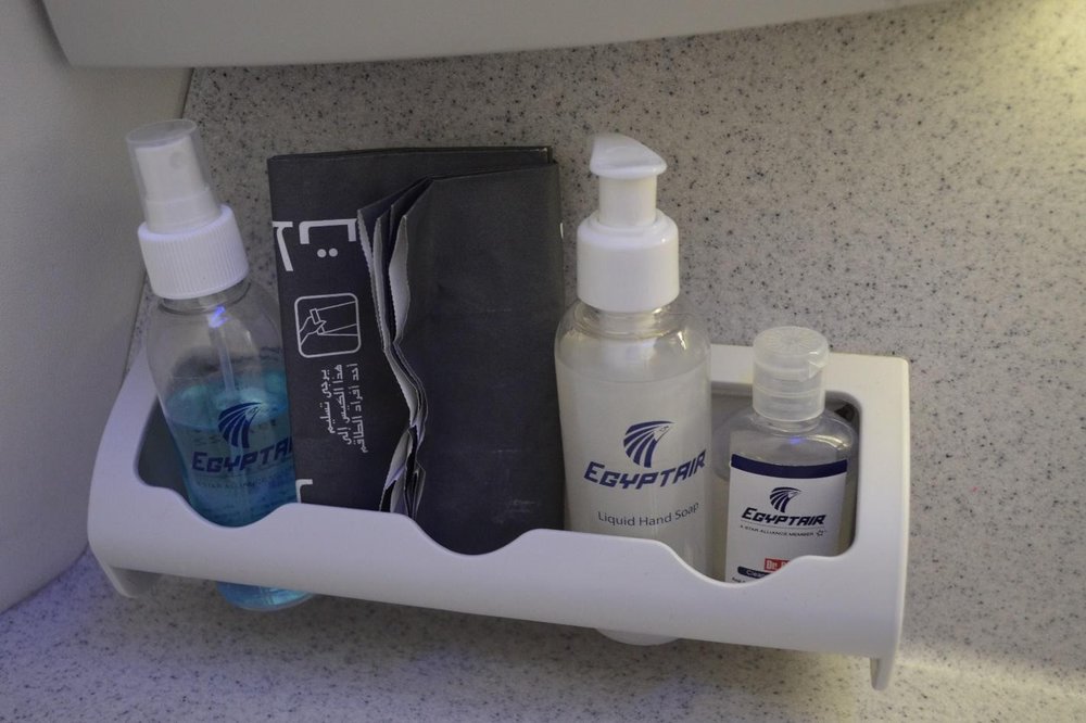 EgyptAir 787 business class – Restroom amenities