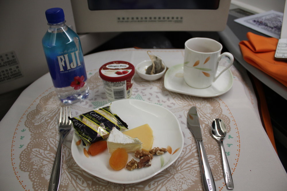 EVA Air business class – Cheese plate and dessert